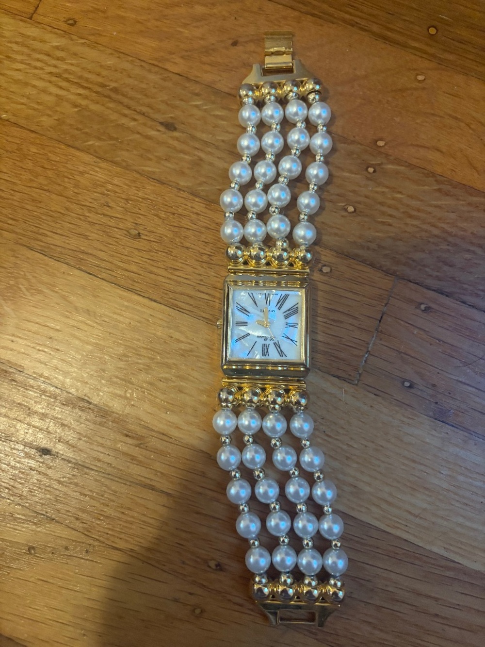 Vintage Gold-Tone Faux Pearl Multi-Strand Bracelet Watch – Y2K Coquette Style